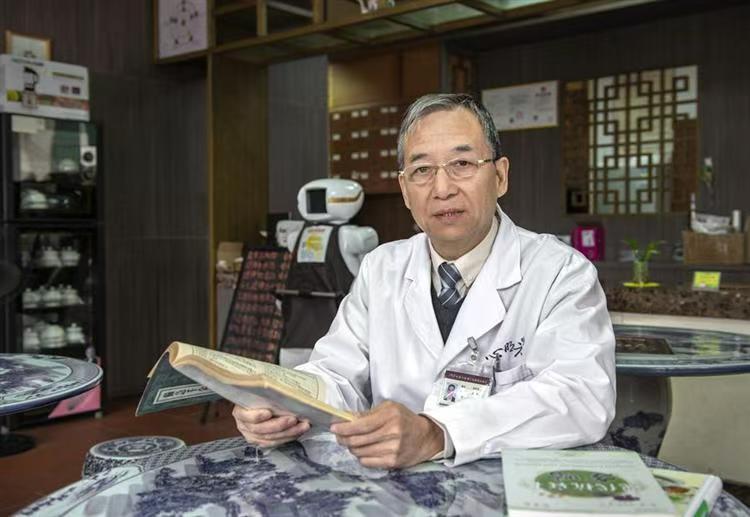 手握御医宝剑的第七代中医传人——美丽中国行《发现之旅》栏目组专访肿瘤名医赵廷军